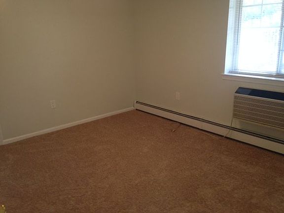 5th image of 4215 212th St APT 1R