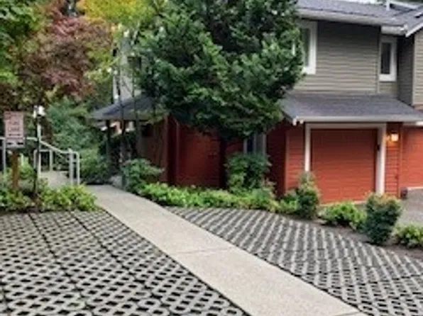 12935 SE 26th Pl APT D3, Bellevue, WA 98005