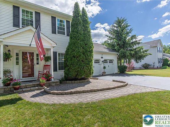 3rd image of 2213 Claymont Dr