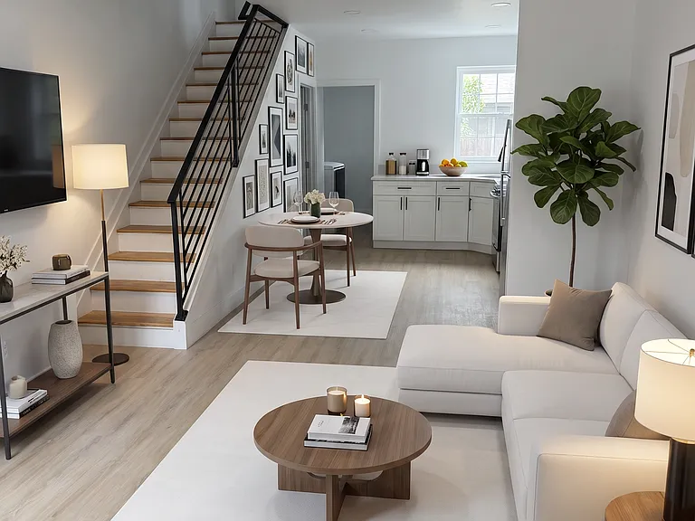 2020 N Darien St — Photo 1