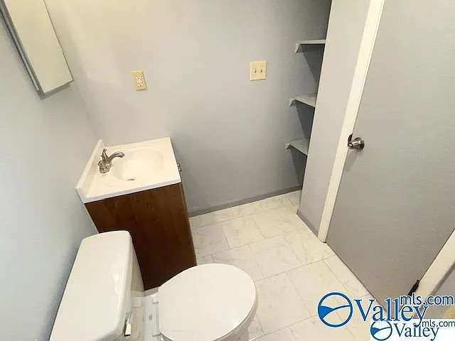 2950 Hood Rd SW #E — Photo 16