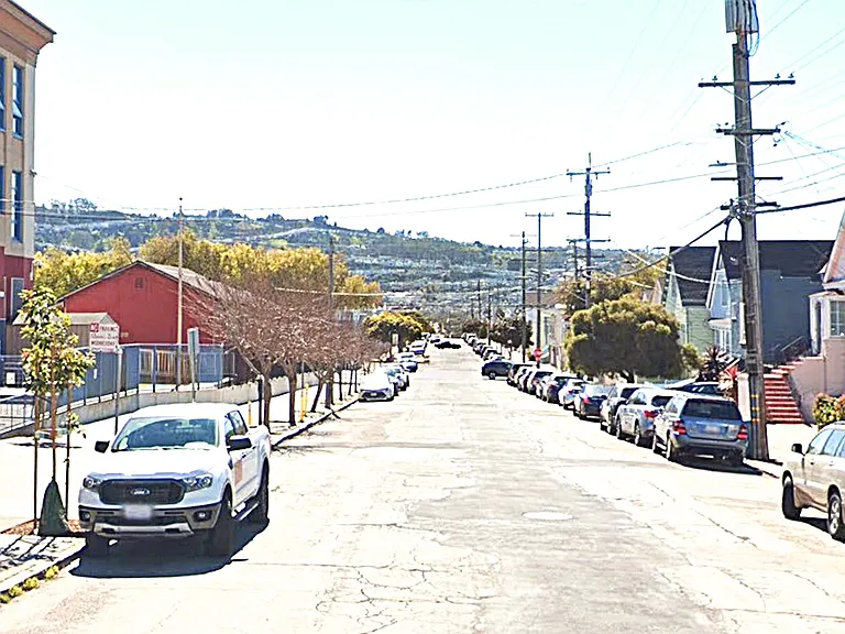 Athens St — Photo 15