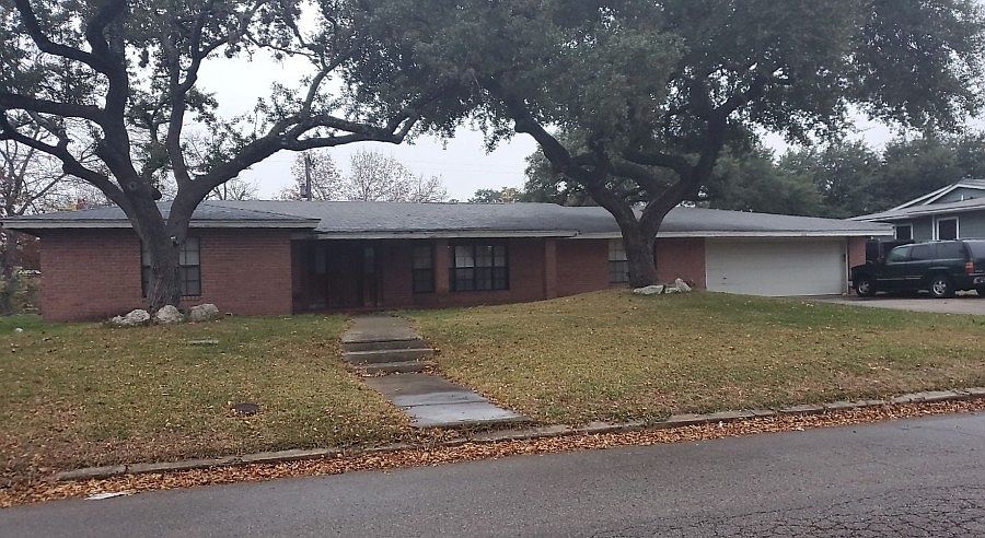 1st image of 414 Beverly Dr