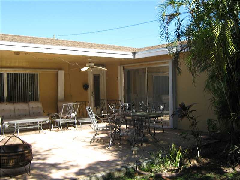 1st image of 9800 Palmetto Club Dr