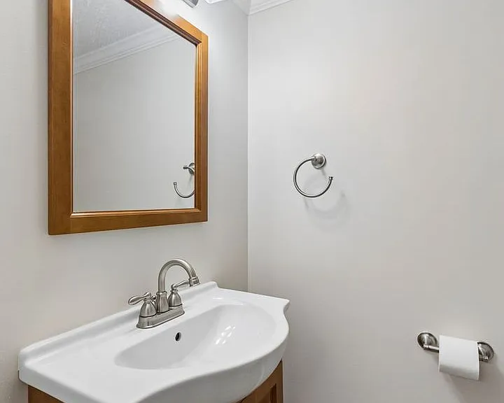 1810 Theresa Dr — Photo 38