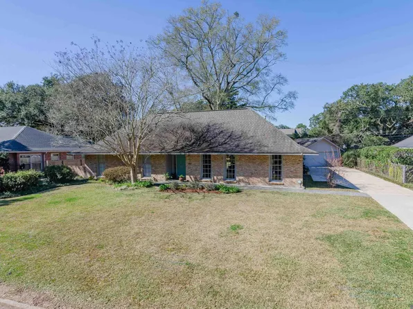 1327 Meadow Lea Dr, Baton Rouge, LA 70808