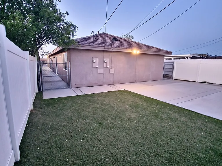 16475 Vine St #A — Photo 26