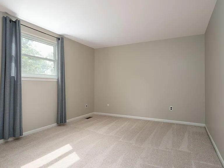 707 Rutgers Rd — Photo 33