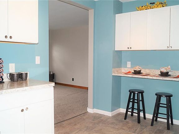 4th image of 626 Insande Ave