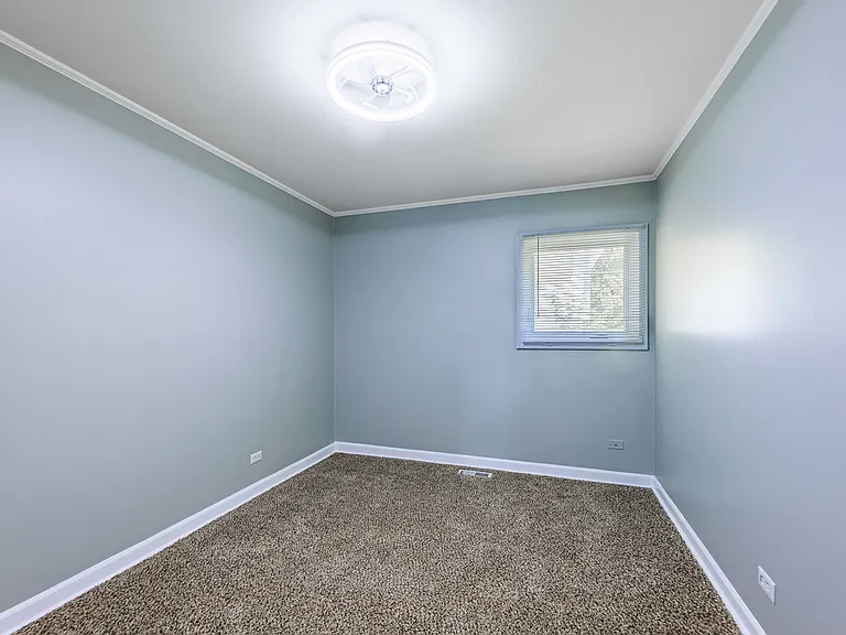 277 Somonauk St — Photo 13