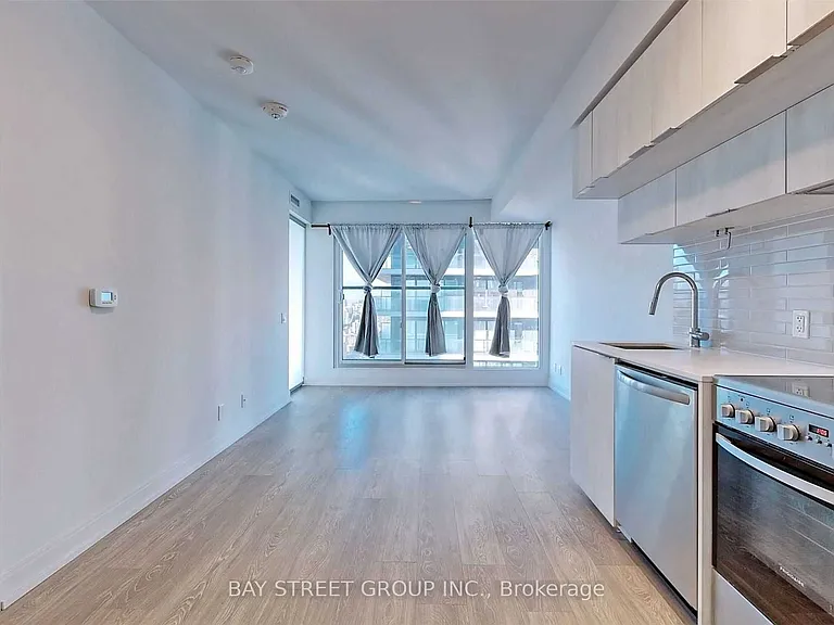 181 Dundas St E #4311 — Photo 6