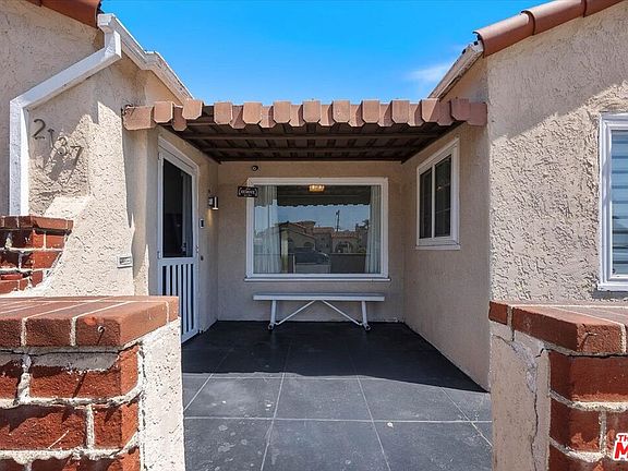 3rd image of 2137 W 84th Pl