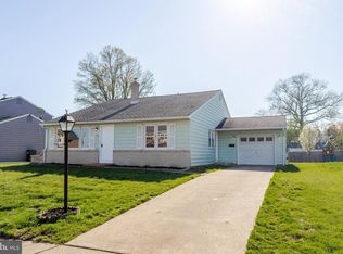 6 Yeates Dr, New Castle, DE 19720