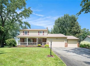 210 Square Dr, Madison, OH 44057