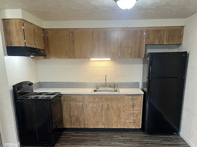 West Oaks — Photo 1
