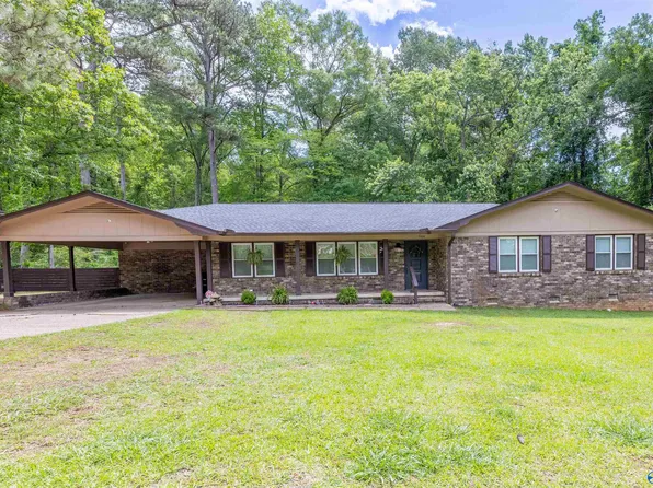 944 E Tomahawk Trl, Gadsden, AL 35903