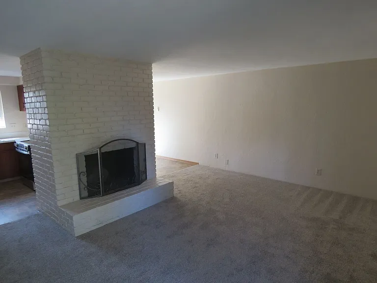 1010 Satre St — Photo 3