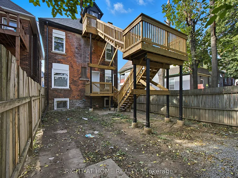 30 Stirton St #2 — Photo 6