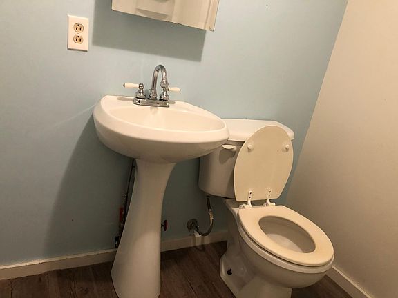 2nd image of 79 Livingston St #1