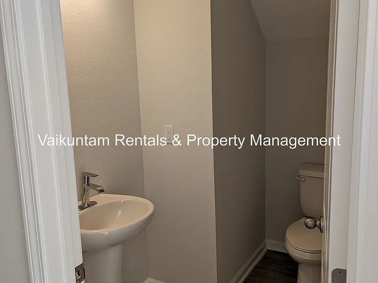 74 Newton Ln — Photo 14