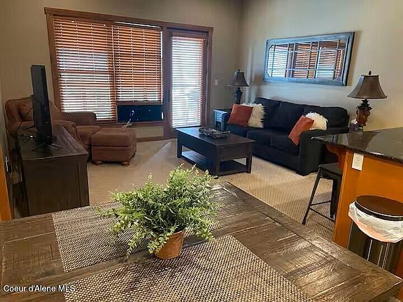 3rd image of 834 McKinley Ave #403
