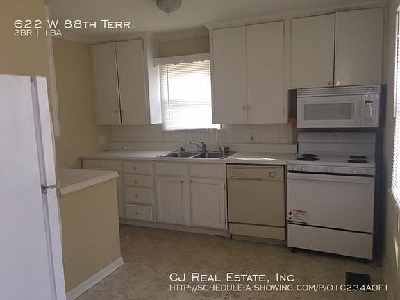 3rd image of 622 W 88th Ter