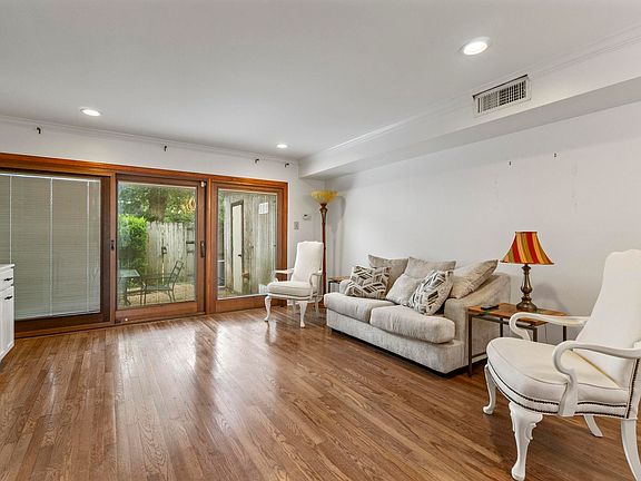 5th image of 1824 N Hughes St APT 1