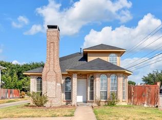 2200 Meadowstone Dr, Carrollton, TX 75006