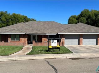 907 Escalante Rd, Roswell, NM 88201