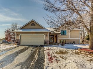 8480 Ibis Ct, Chanhassen, MN 55317