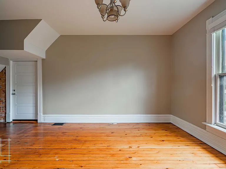 216 W. Hubbard Ave — Photo 8