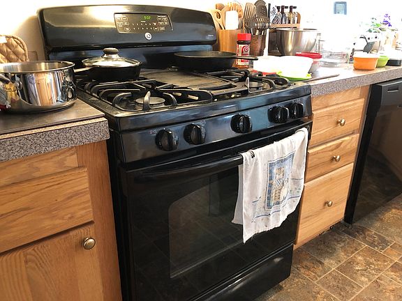 gas stove with center grill