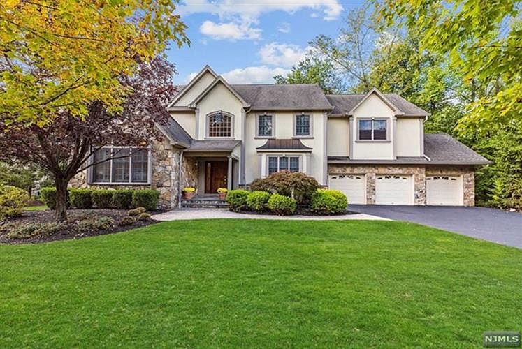 1st image of 611 Peterson Farm Ct