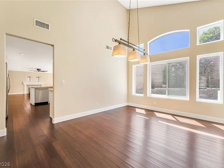 271 Pointe Ranier Ave — Photo 5