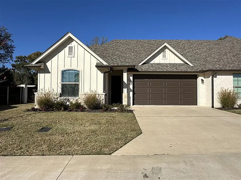 8406 Cambridge Rd — Photo 1