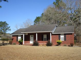 131 Oak Cir, Glennville, GA 30427