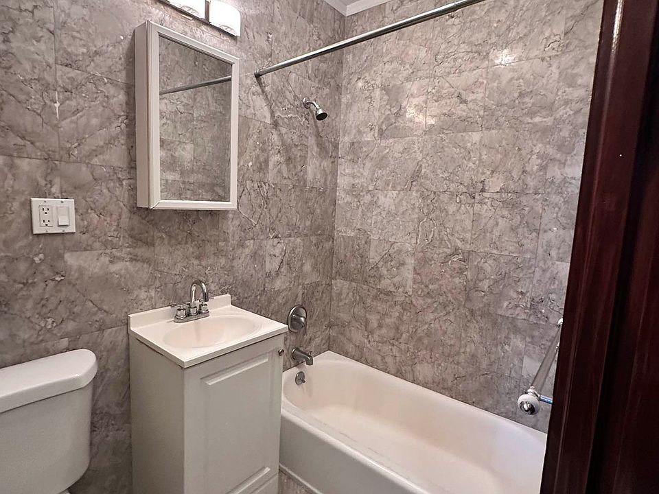 2nd image of 213 W 18th St APT 1B