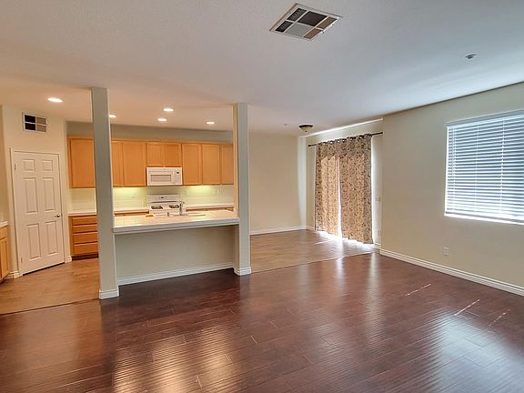 4th image of 14743 Deer Dr
