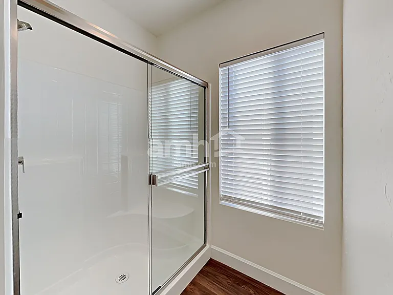 5064 Bellevue St — Photo 16