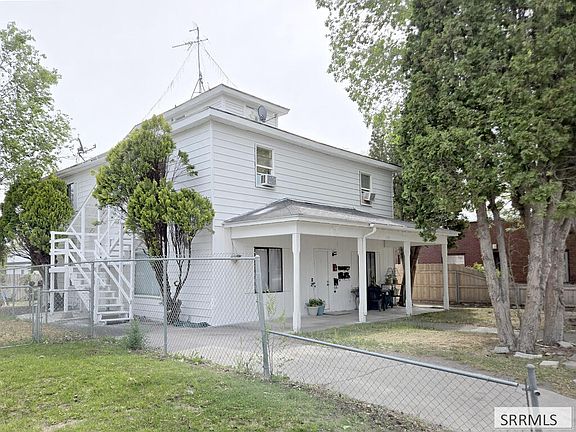 4th image of 330 2nd Ave N