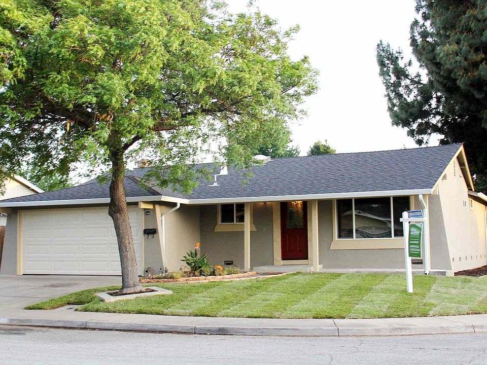 1st image of 34505 Colville Pl