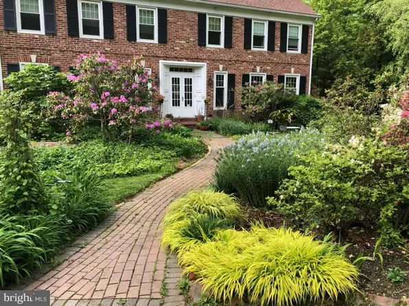 9 Fox Chase Rd, Malvern, PA 19355