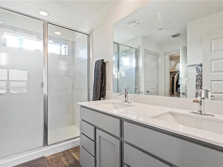 4713 Canongate Dr — Photo 2