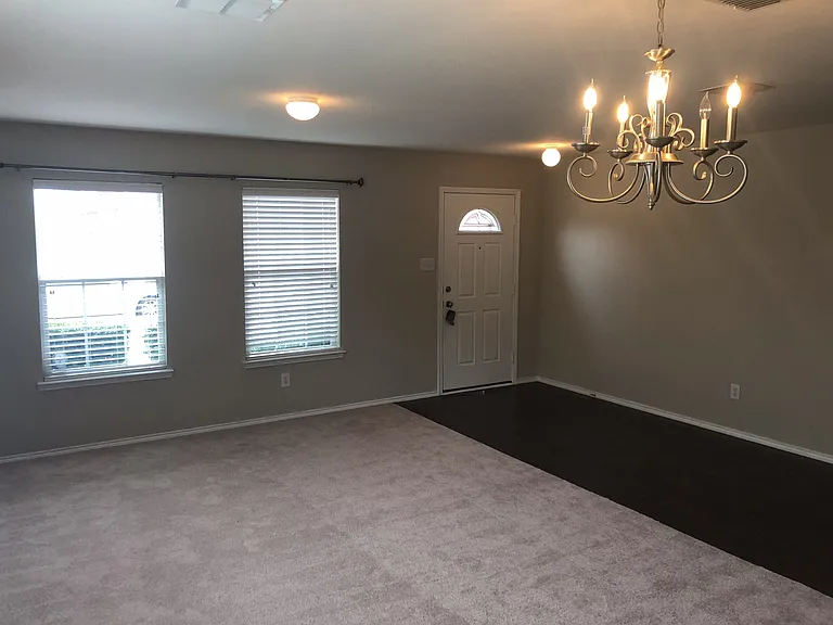 8115 York Beach Pl — Photo 4