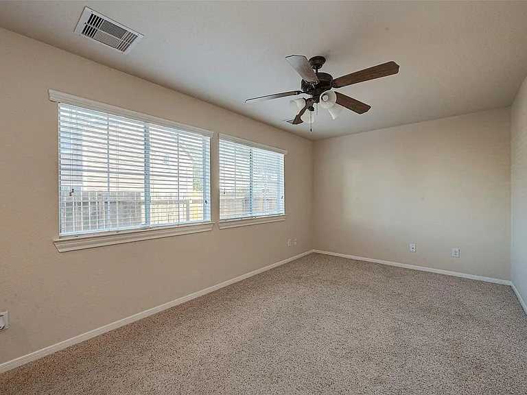 3302 Clearview Cir — Photo 6
