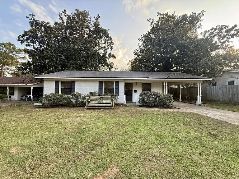 2843 Kaylin Dr — Photo 1