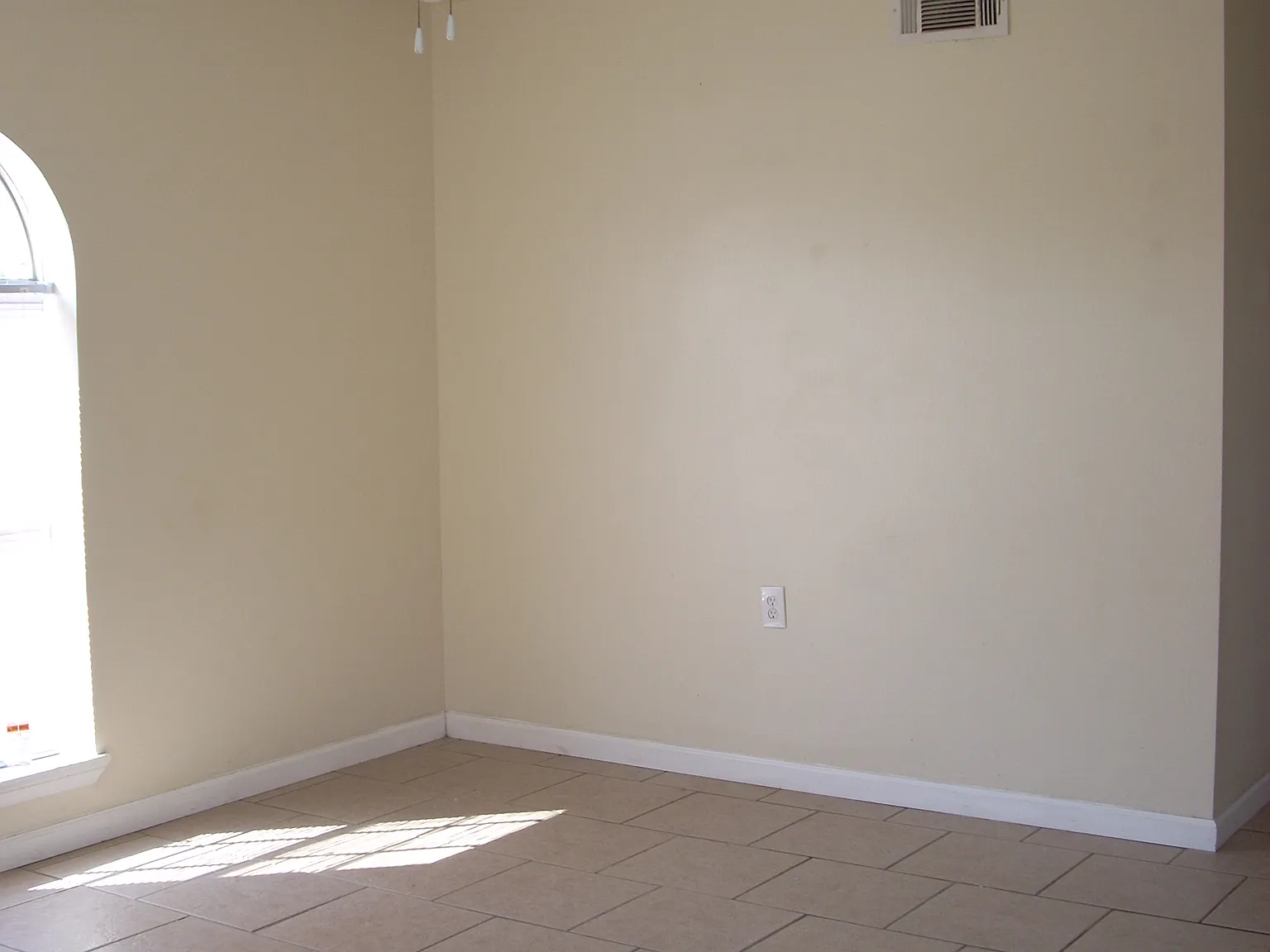 3513 Golden Dr - C — Photo 3