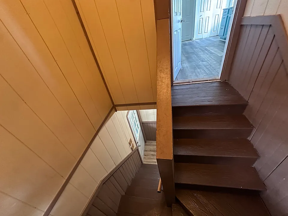 Side Stairway
