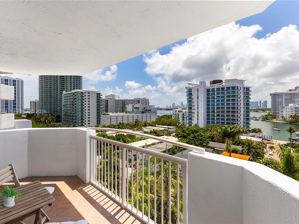 1621 Bay Rd #906