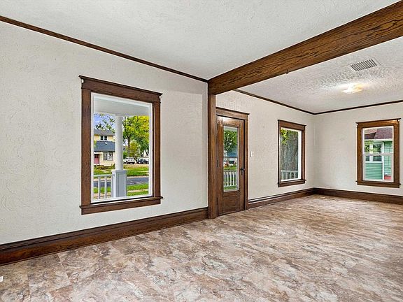 3rd image of 510 W BLODGETT STREET
